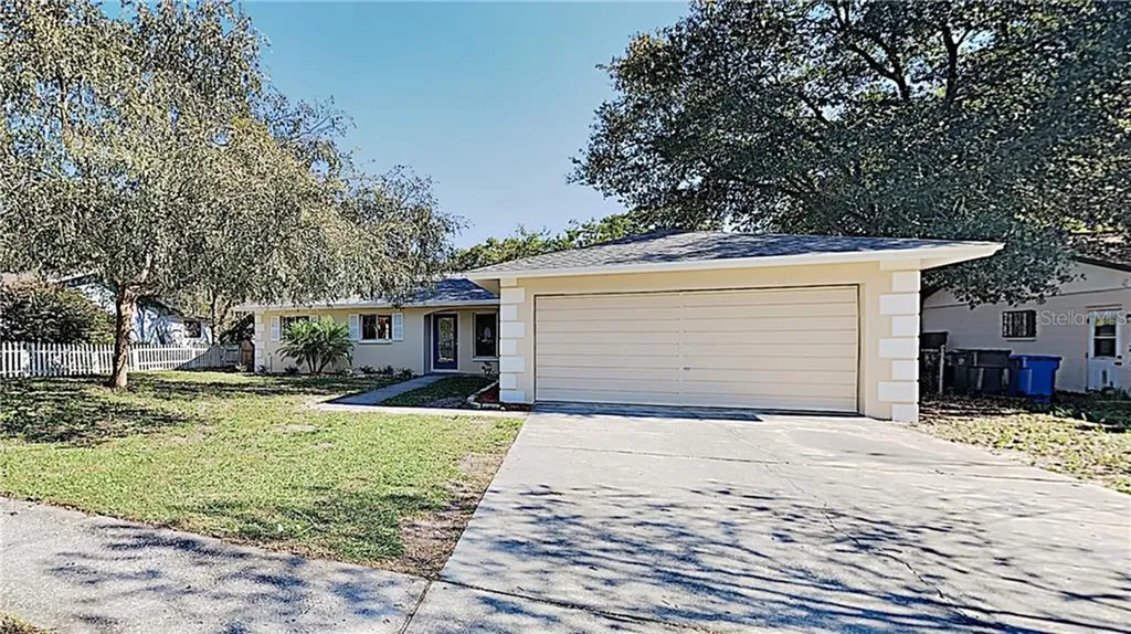 411 Bonnie View Drive Valrico FL 33594