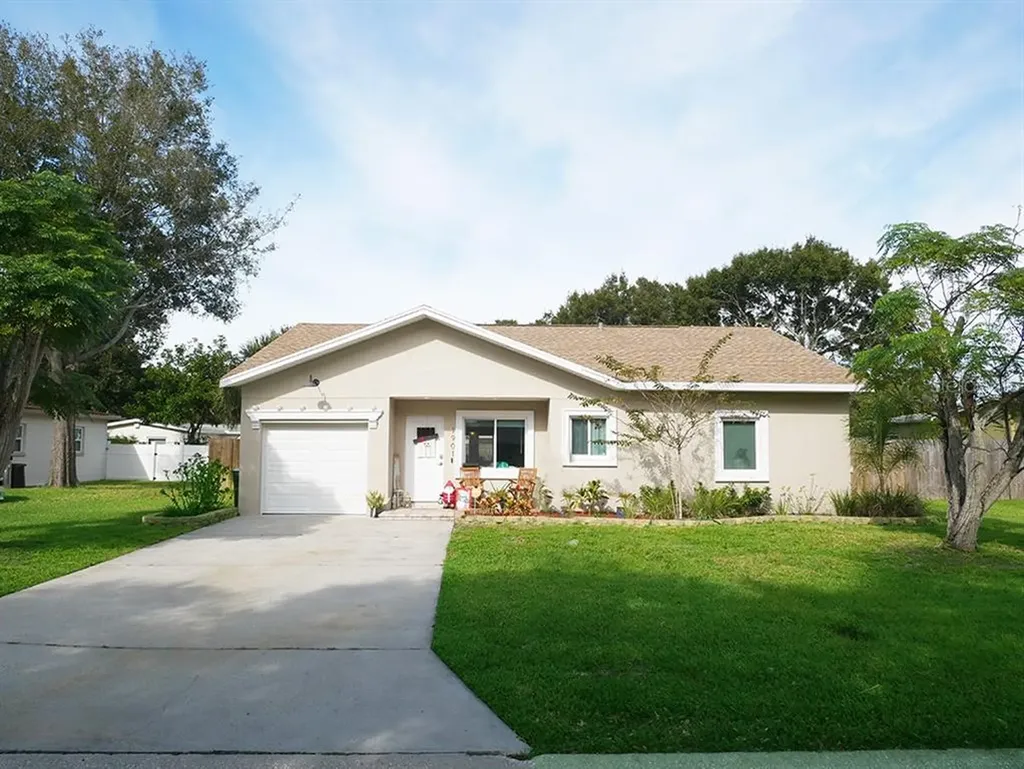 1901 63rd Avenue N St Petersburg FL 33702