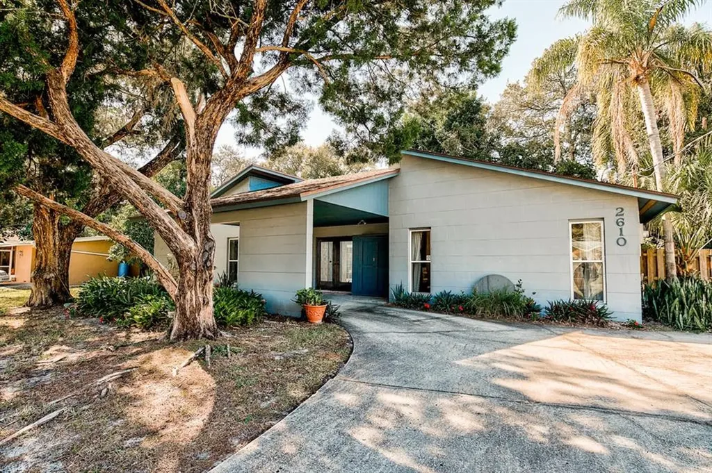 2610 Robinson Avenue Sarasota FL 34232
