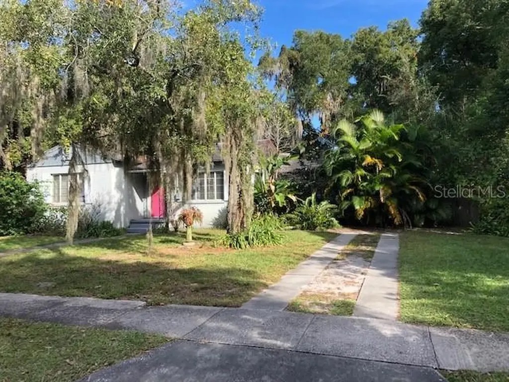 1106 Oaks Boulevard Winter Park FL 32789