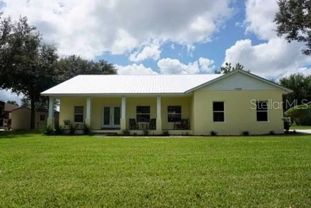 1053 Country Lake Circle Lake Wales FL 33898