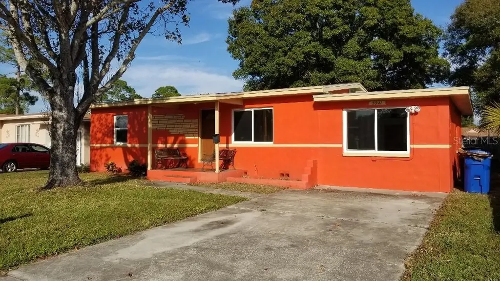 5921 Mangrove Street N St Petersburg FL 33703