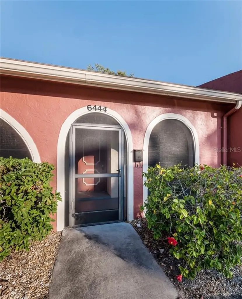 6444 Bonnie Bay Circle N Pinellas Park FL 33781