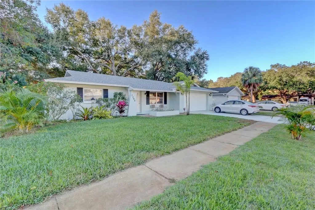 7288 56th Avenue N St Petersburg FL 33709