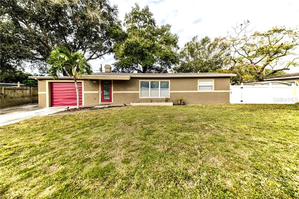 7100 Orpine Drive N St Petersburg FL 33702