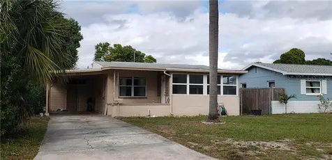 5621 4th Avenue N St Petersburg FL 33710