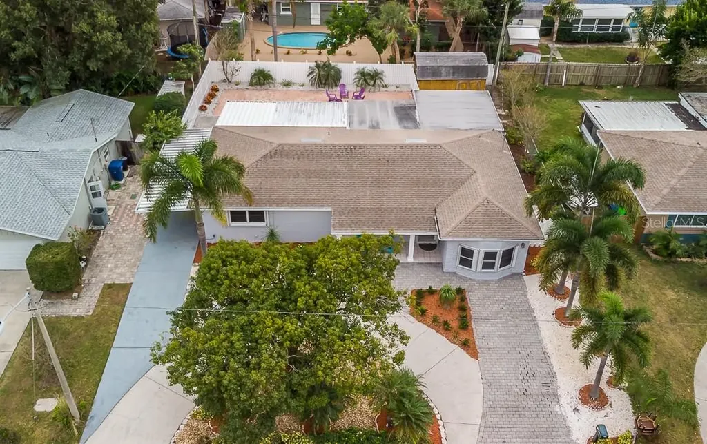 9724 51st Avenue N St Petersburg FL 33708
