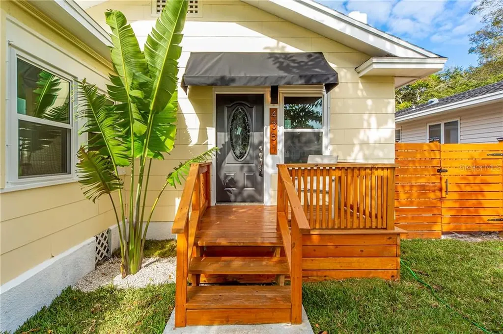 4351 Burlington Avenue N St Petersburg FL 33713