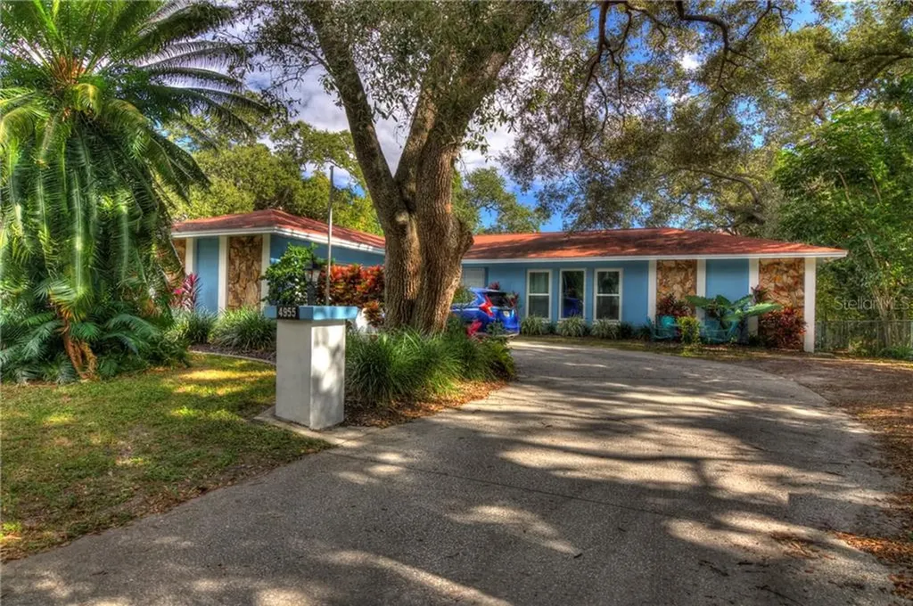 4955 Woodland Drive St Petersburg FL 33708