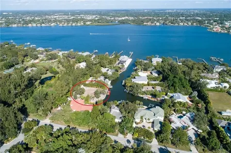 1212 Port Lane Sarasota FL 34242