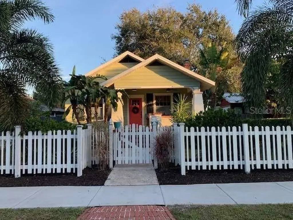 2327 2nd Avenue N St Petersburg FL 33713