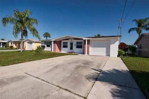 12800 4th Isle Hudson FL 34667