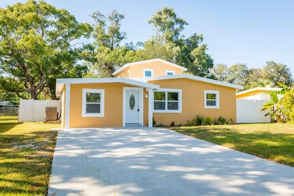 6470 64th Way N Pinellas Park FL 33781