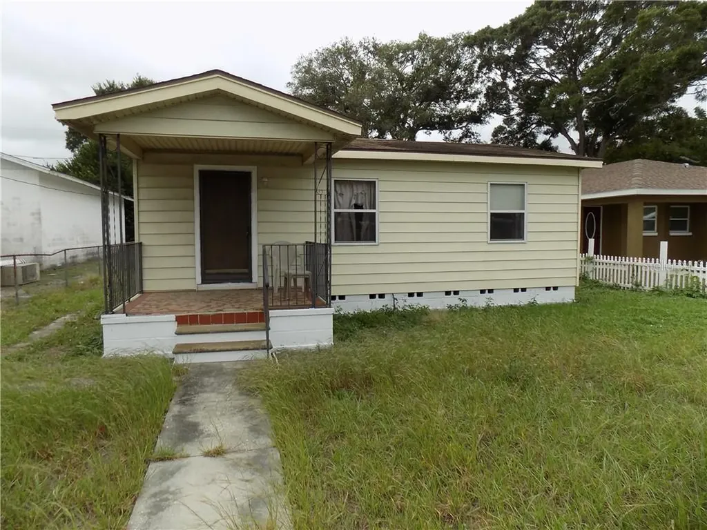 3832 46th Avenue N St Petersburg FL 33714