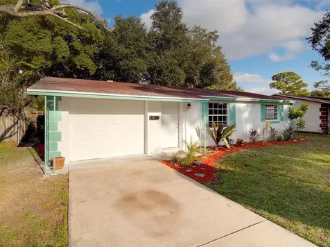 219 SW Monroe Circle N St Petersburg FL 33703