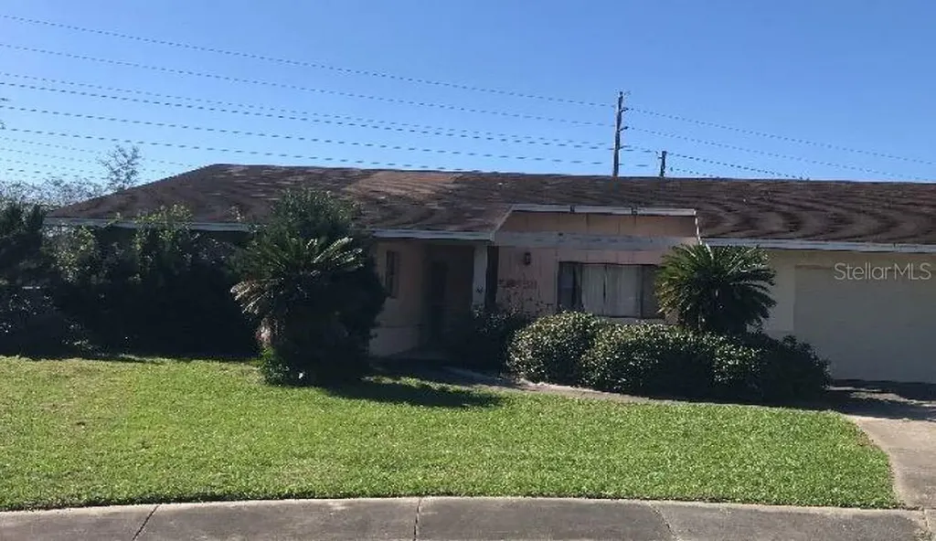 8638 Edge O Woods Court Orlando FL 32819