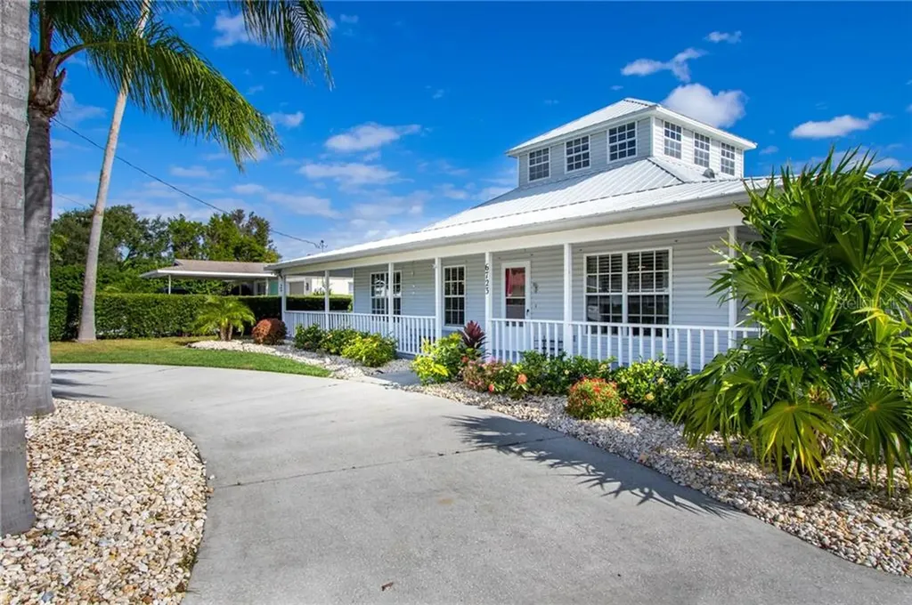 6723 3rd St Court W Bradenton FL 34207