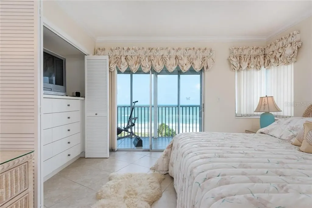 4825 Gulf Of Mexico Drive Longboat Key FL 34228