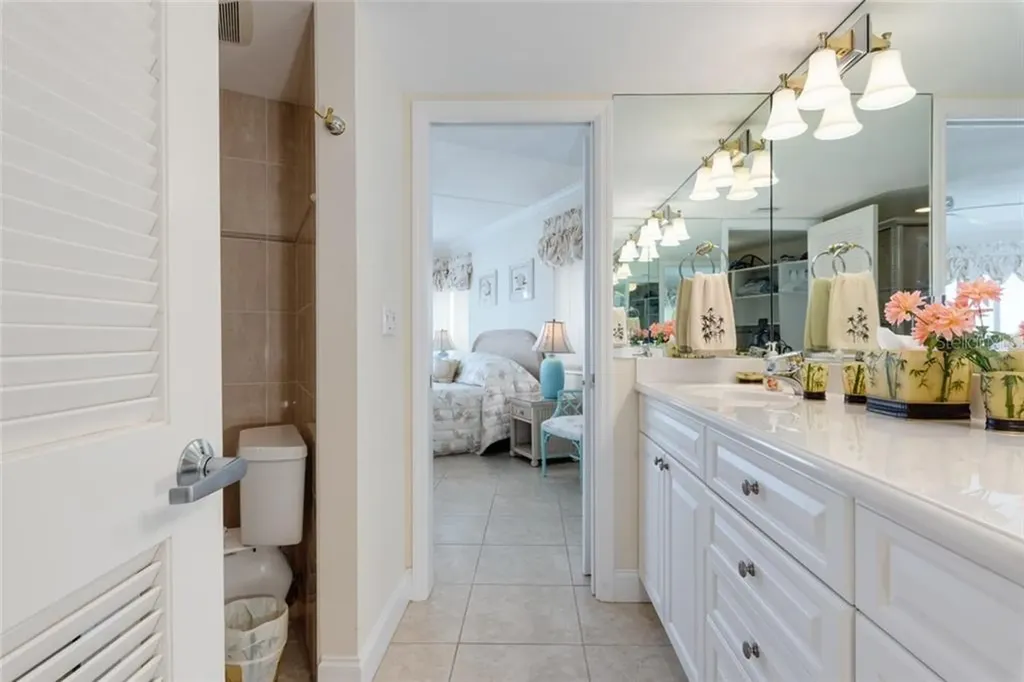4825 Gulf Of Mexico Drive Longboat Key FL 34228