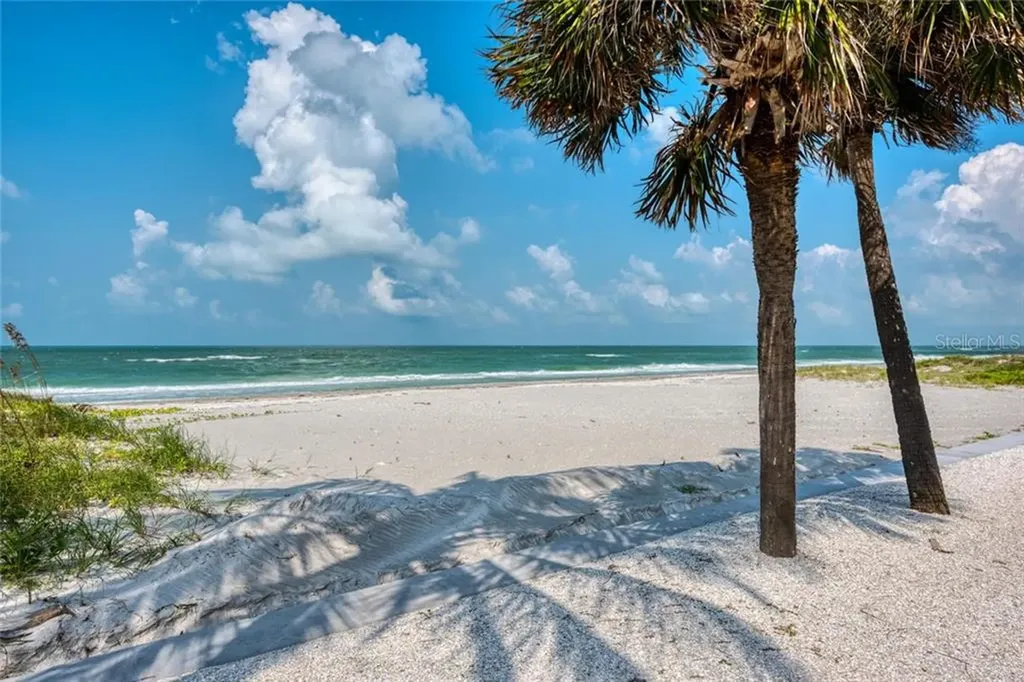4825 Gulf Of Mexico Drive Longboat Key FL 34228