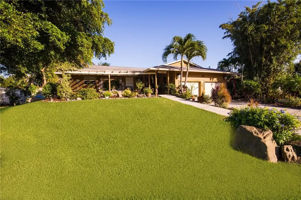 223 84th Street Holmes Beach FL 34217
