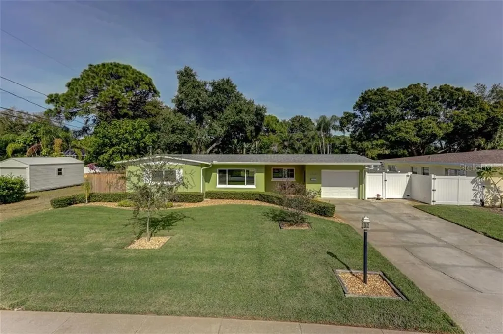 6653 Poinsettia Avenue S St Petersburg FL 33707