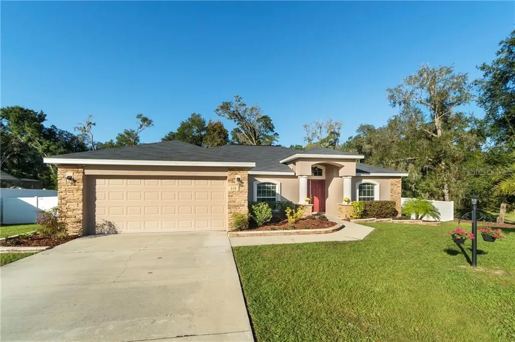 318 Woods Landing Drive Lady Lake FL 32159