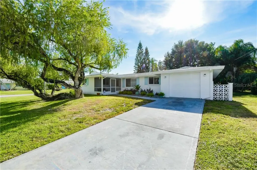 6848 Half Moon Drive Sarasota FL 34231