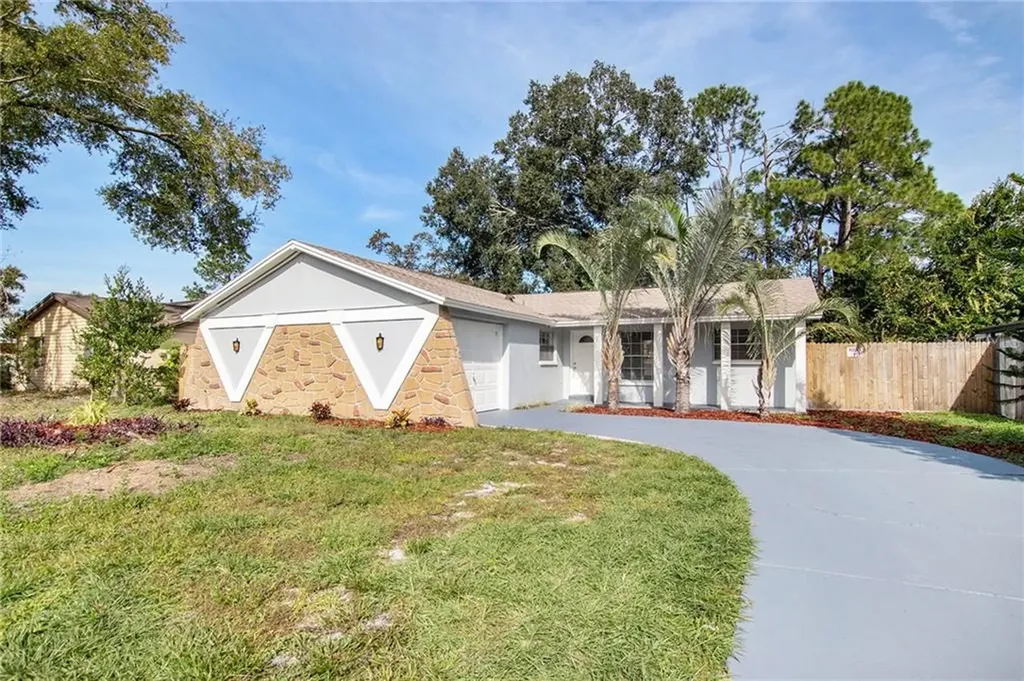 8803 Oak Circle Tampa FL 33615