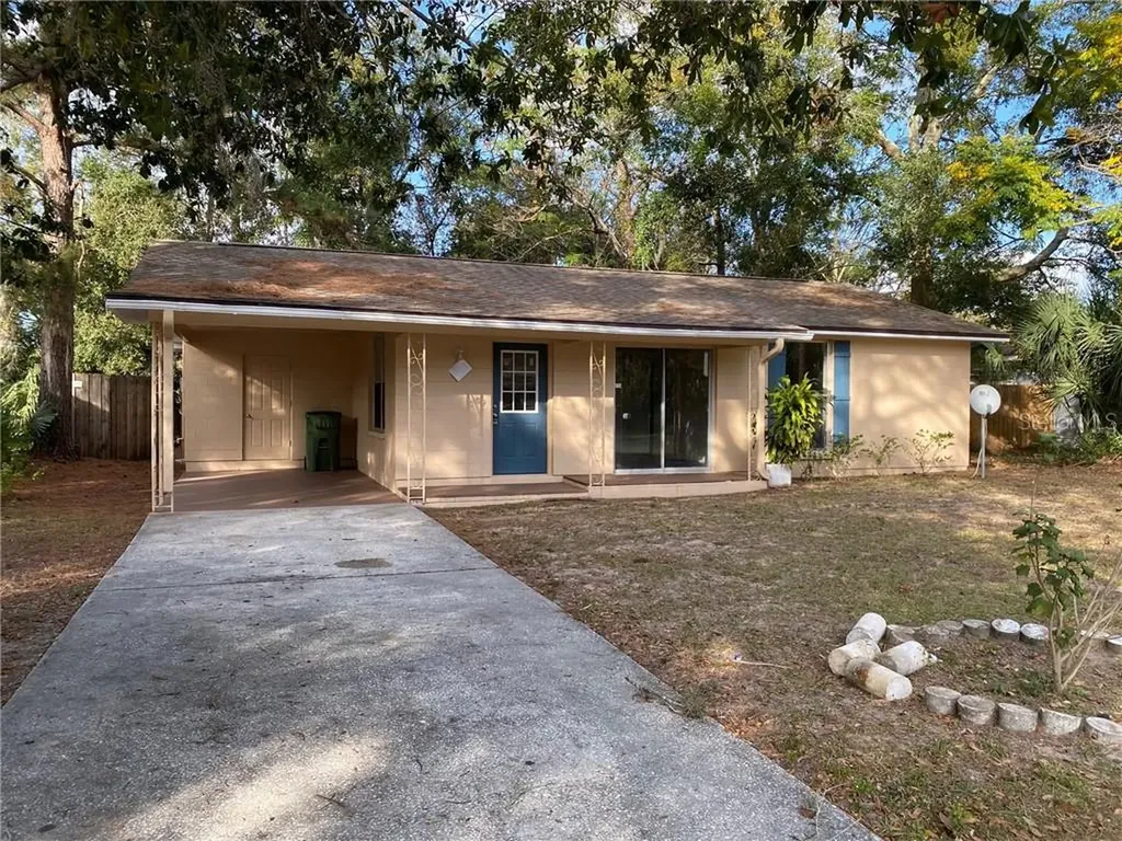 1504 Crest Avenue Leesburg FL 34748