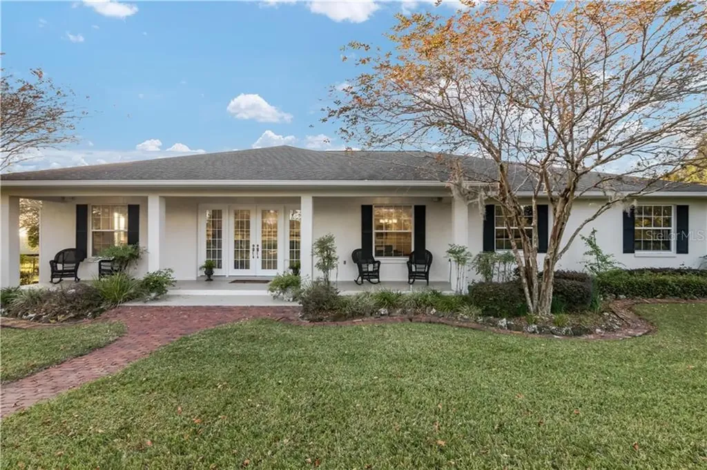 15730 S Highway 25 Weirsdale FL 32195