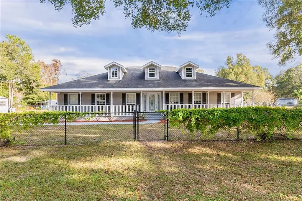 704 W Deer Lake Drive Lutz FL 33548