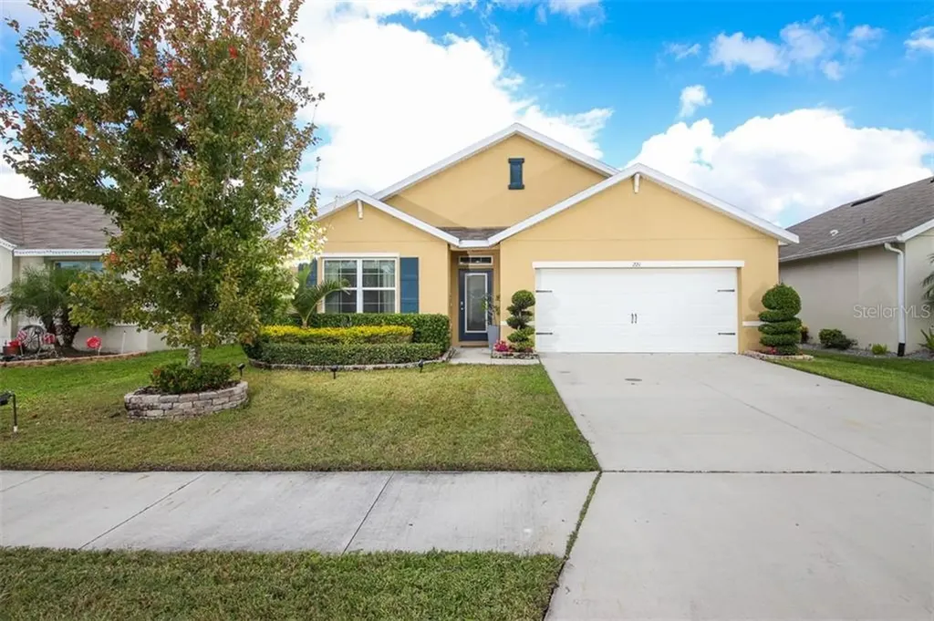 221 Lone Dove Lane Bradenton FL 34212