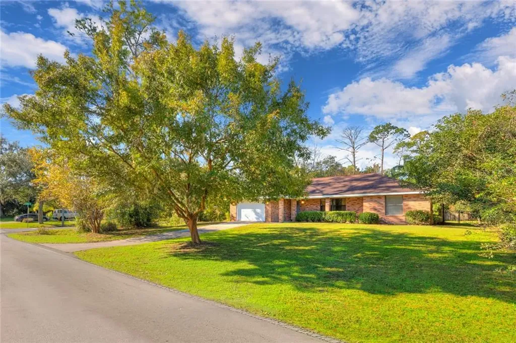 1510 West Parkway Deland FL 32724