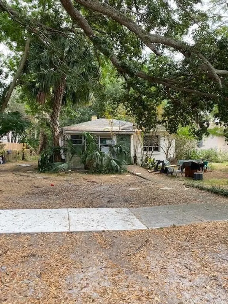 3616 W Renellie Circle Tampa FL 33629