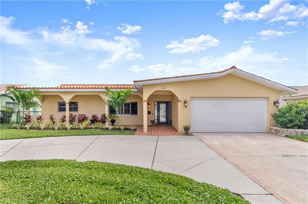 1972 Massachusetts Avenue NE St Petersburg FL 33703
