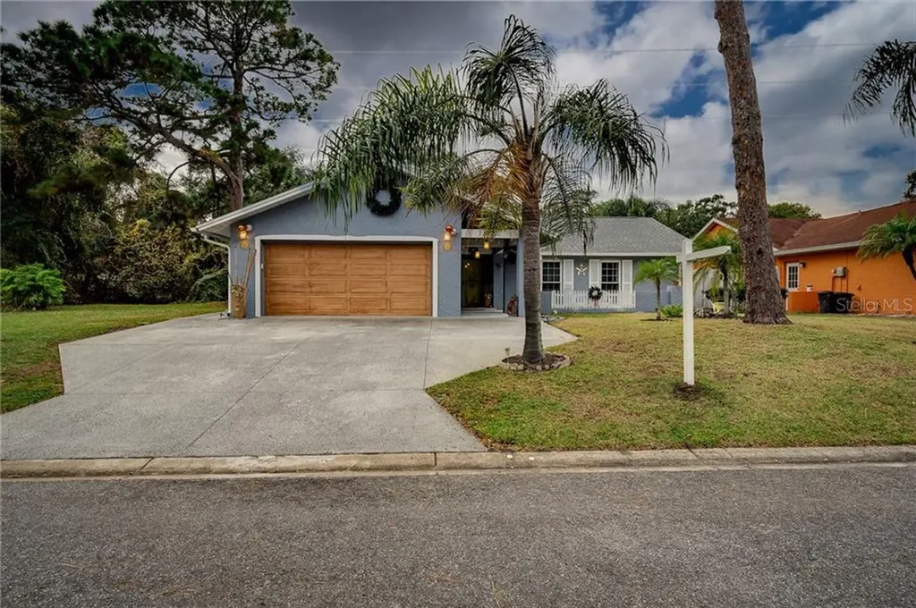 9882 Pine Lake Trail St Petersburg FL 33708