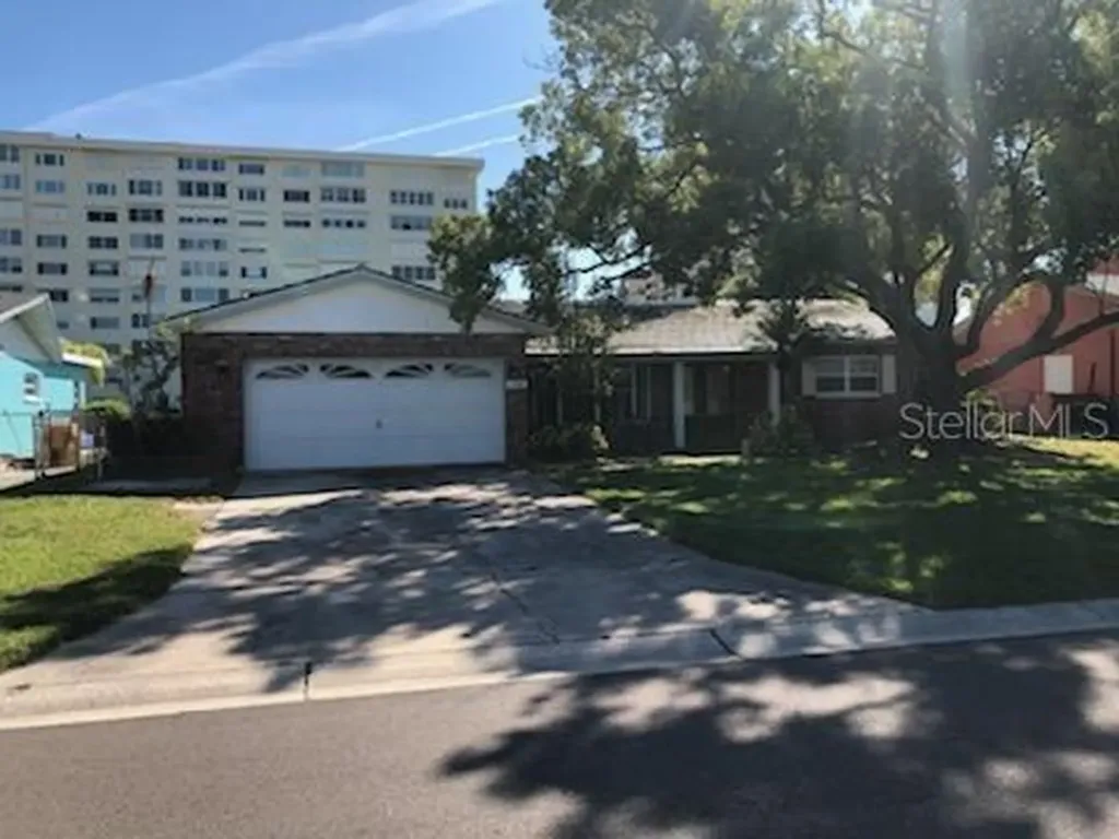 11496 47th Avenue N St Petersburg FL 33708