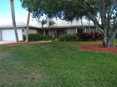 2038 Kansas Avenue NE St Petersburg FL 33703
