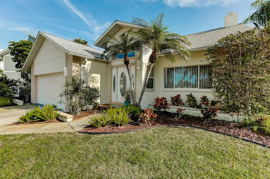 602 N Point Drive Holmes Beach FL 34217