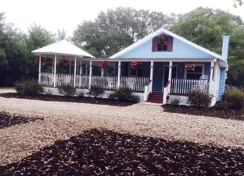 300 N Rhodes Street Mount Dora FL 32757