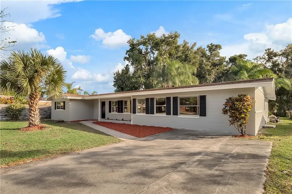 1318 Stately Oaks Drive NW Winter Haven FL 33881