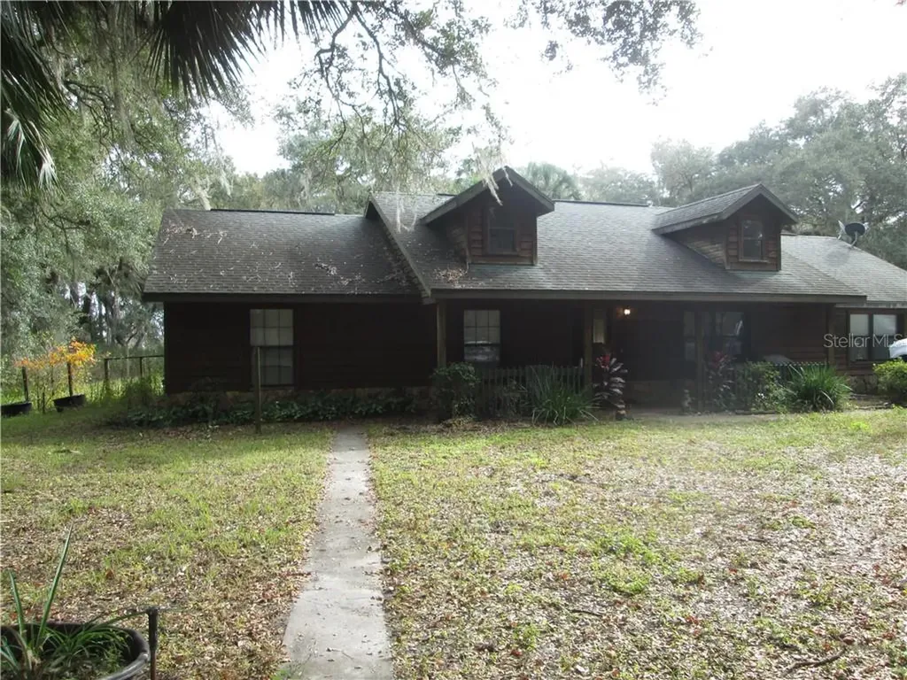 4773 Cr 300 Lake Panasoffkee FL 33538