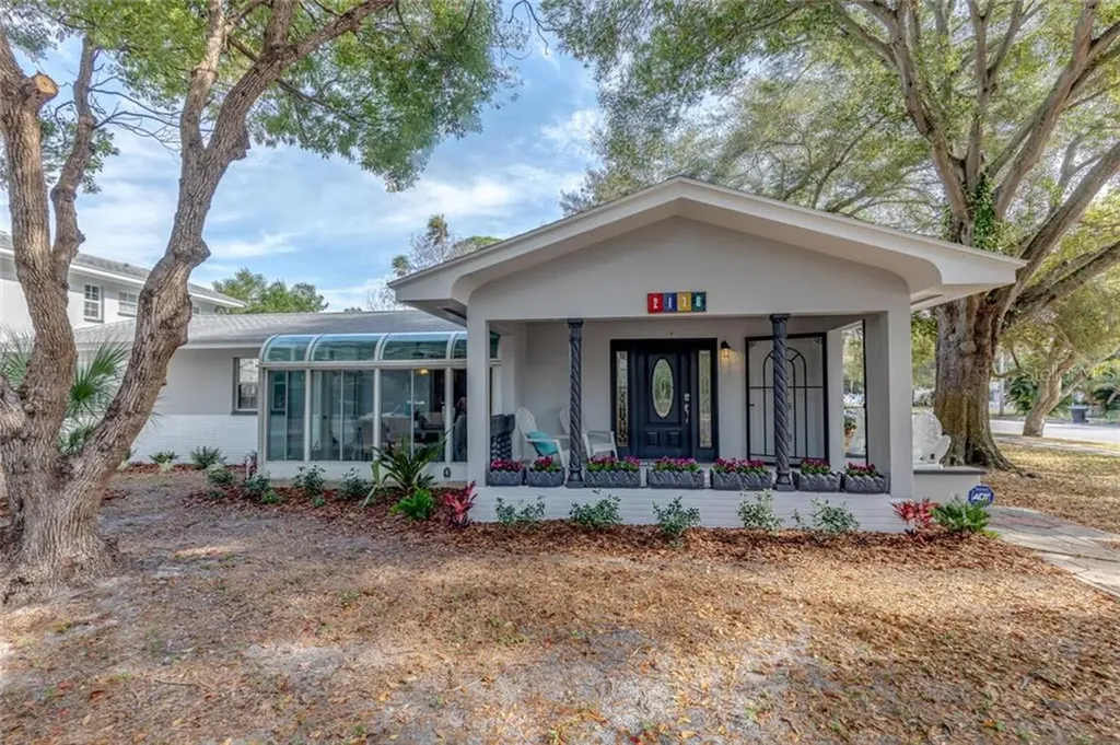 2176 Bay Street SE St Petersburg FL 33705