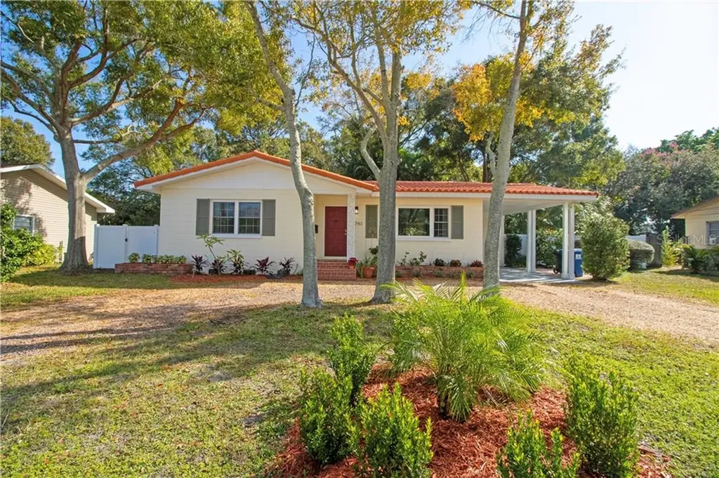 3743 Overlook Drive NE St Petersburg FL 33703