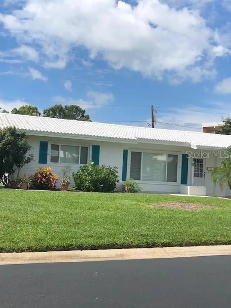 9564 141st Street Seminole FL 33776