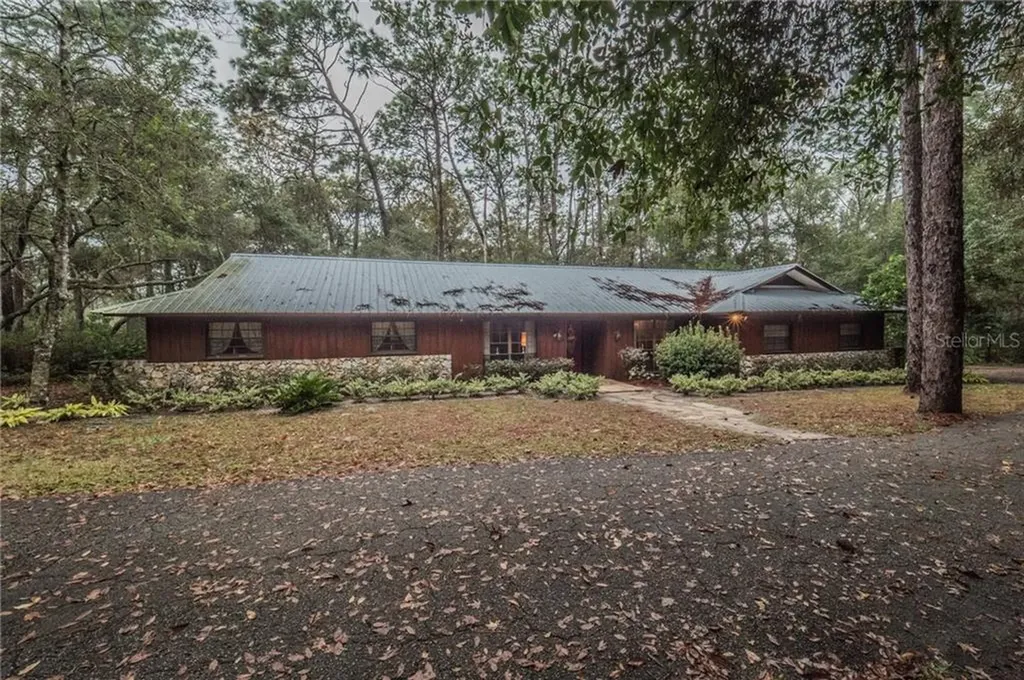 30627 Round Lake Road Mount Dora FL 32757