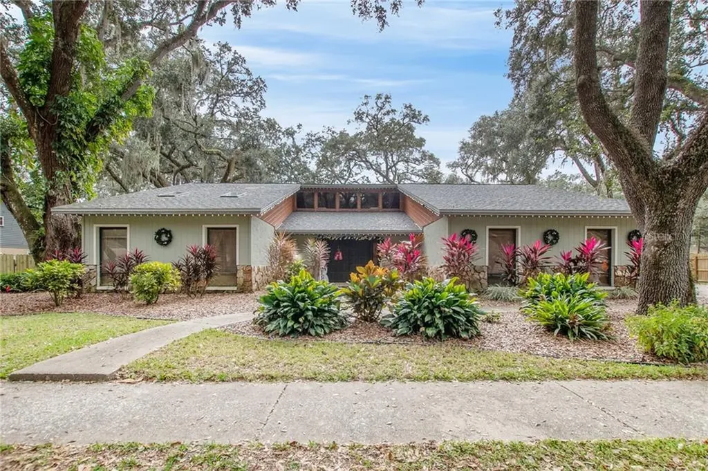 2501 High Oaks Lane Lutz FL 33559