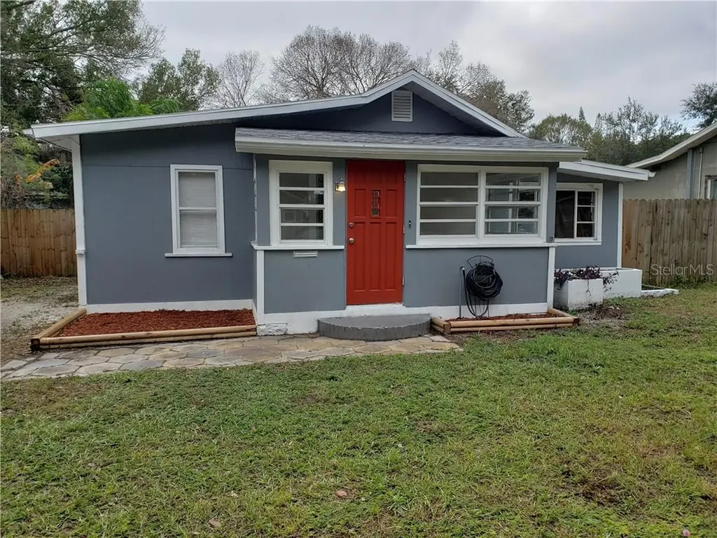 1810 27th Avenue N St Petersburg FL 33713