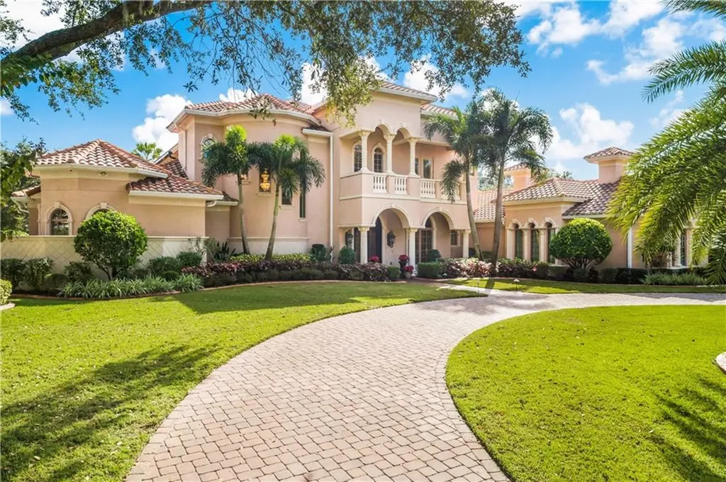 16215 Sierra De Avila Tampa FL 33613